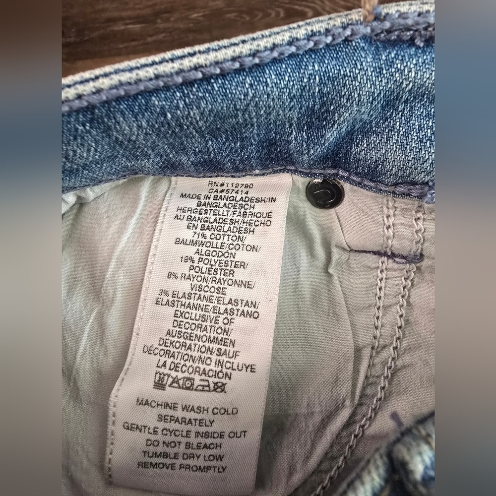 NEW TRUE RELIGION BLUE SHORT SIZE W31  high rise short  nwt - Picture 6 of 12